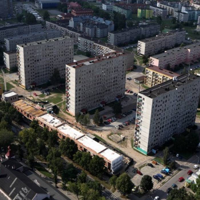 Budynki wysokie przy ulicy Piłsudskiego oraz parkingi w trakcie budowy 2008